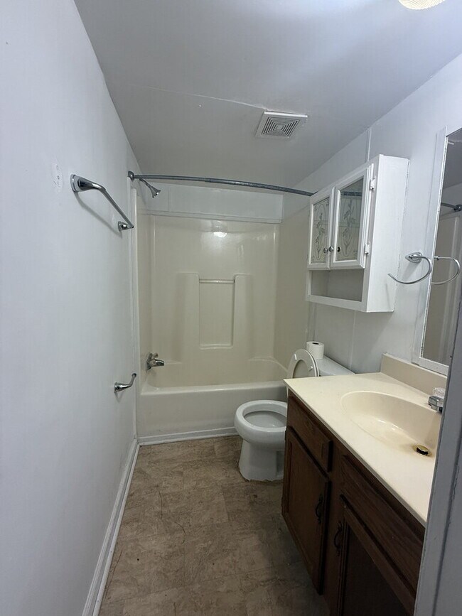 Photo - 110 Bratton Dr