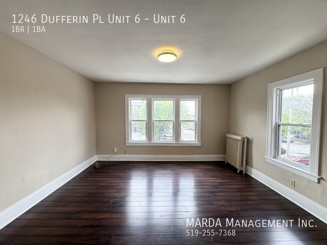 Photo - CHAMRING 1 BED/1 BATH APT ON DUFFERIN & GILES + HYDRO! Unité 6