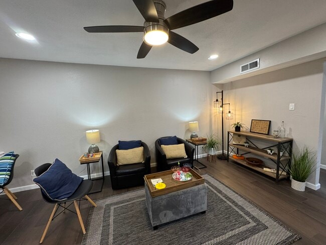 Photo - 4512 Amesbury Dr Unit C