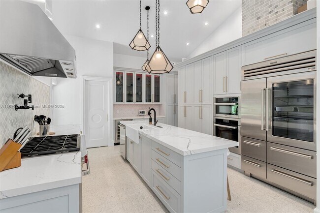 Photo - 431 W Rivo Alto Dr