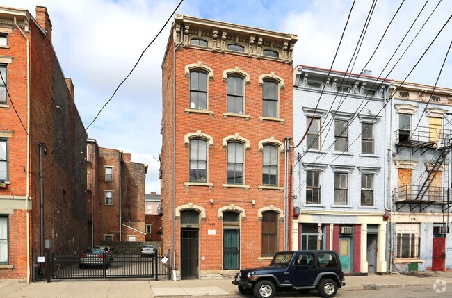 Photo - 1443 Walnut St