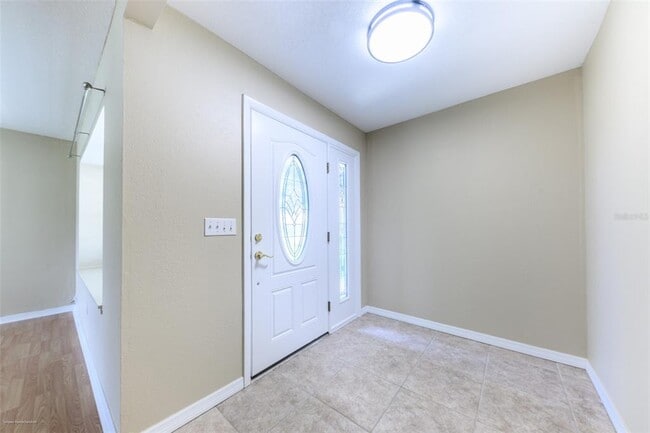 Photo - 2498 Abscott St