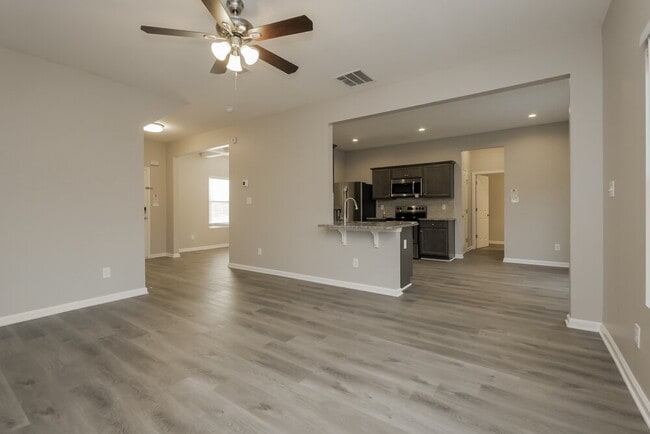 Photo - 100 Fairview Dr