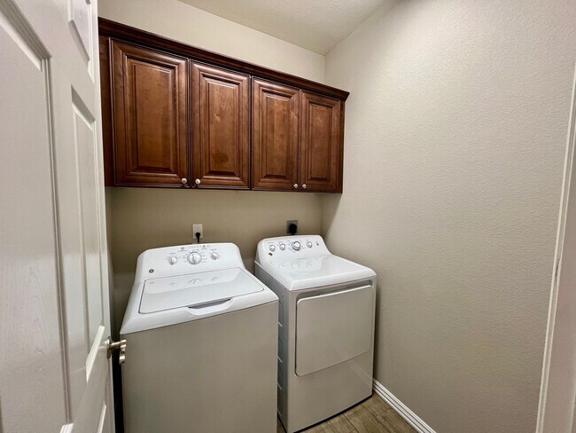 Photo - Beautiful 3 Bed/2 Bath Single Story Duplex...