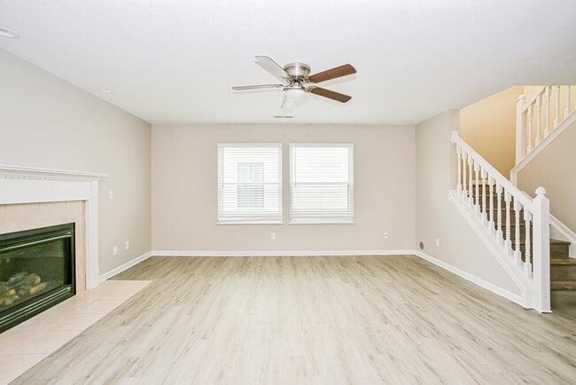 Photo - 2456 Ashpoint St