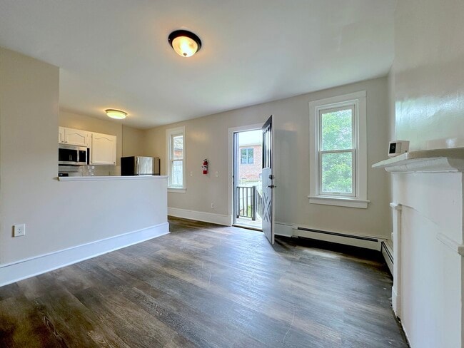 Building Photo - 31 Spring St Unit 1 Rental