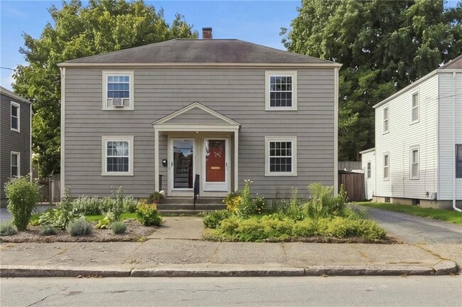 258 Lowden St