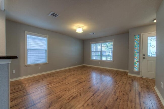 Photo - 712 Alamo Plaza Dr