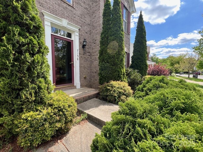 Photo - 7158 April Mist Trail