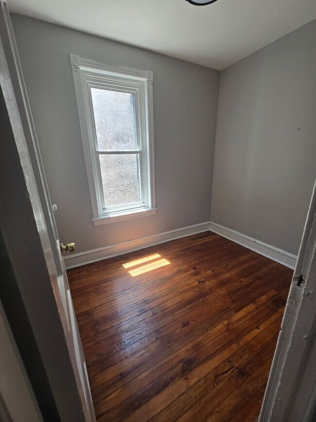 Photo - Beautiful 4-Bedroom Home with Central Air, Gas Heating  Laundry