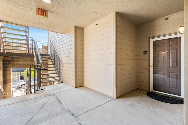 Photo - Immaculate 2-bdrm/2-bath, 2nd-floor, corner-unit condo in Bethany Village. In-unit laundry, deed...