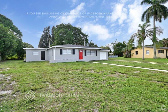 Building Photo - 722 W Ilex Dr Rental