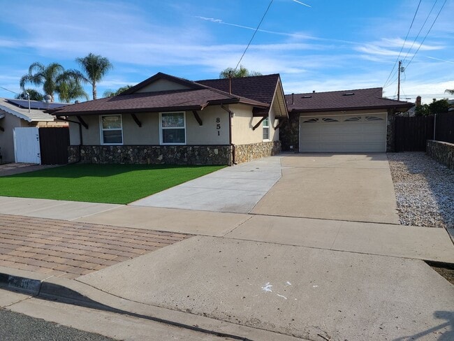 Building Photo - 851 Taft Ave