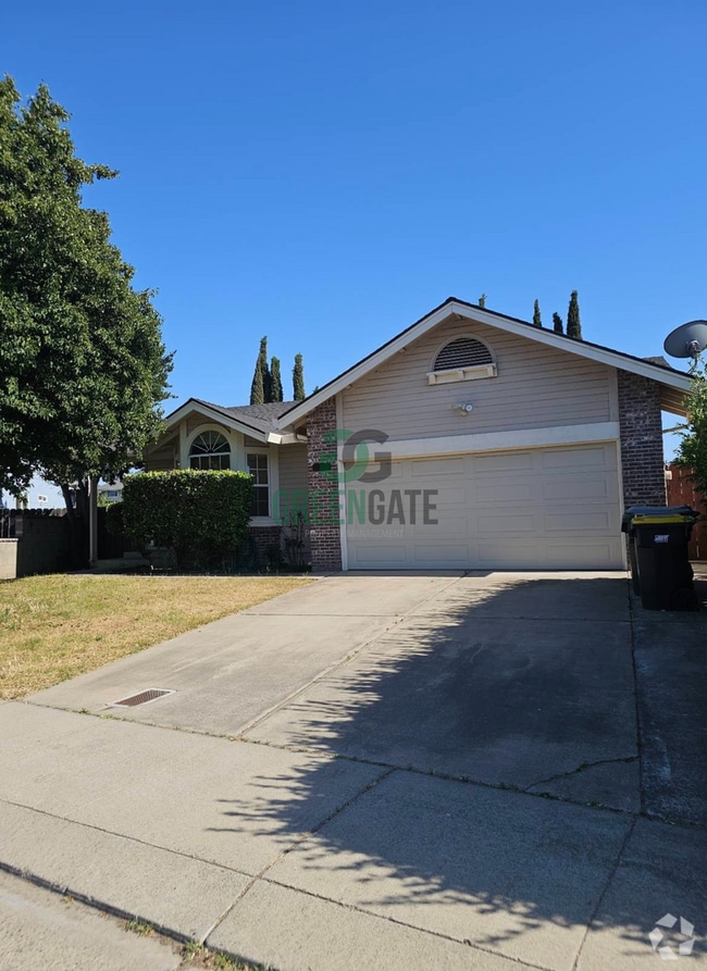 Building Photo - NOW AVAILABLE! Make this spacious 3 bedroo... Rental