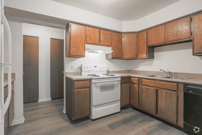 2BR, 1.5BA - Deluxe - 1,126SF - Kitchen