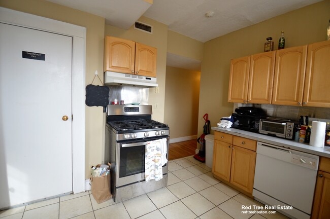 Photo - 17 Highgate St Unit 7