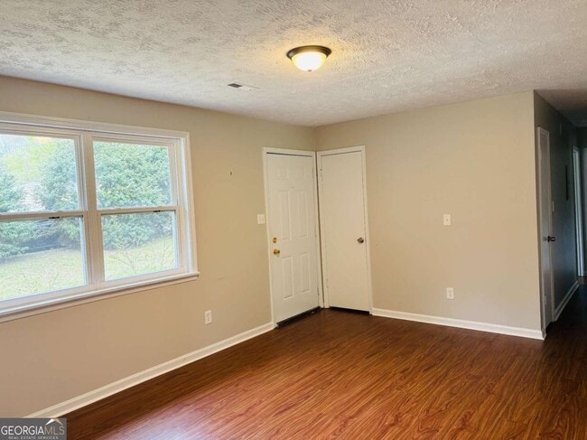 Photo - 42 Westgate Park Ln