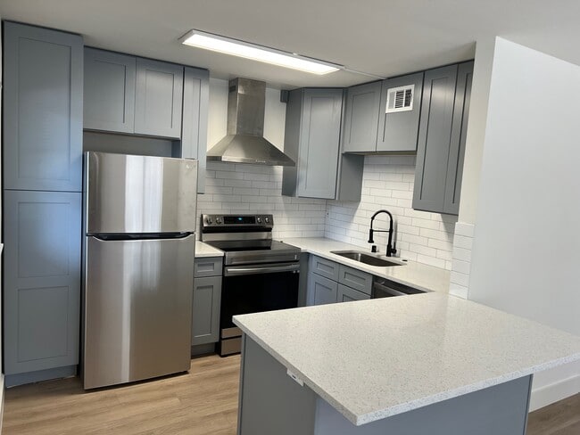 Photo - 2022 5th St Unit 2022