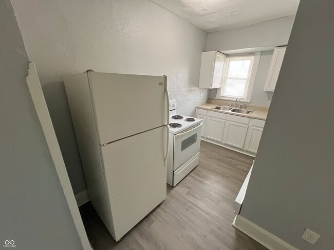 Photo - 4 E Washington St