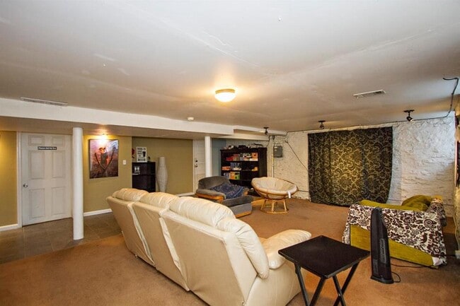 Photo - 641 Riddle Rd