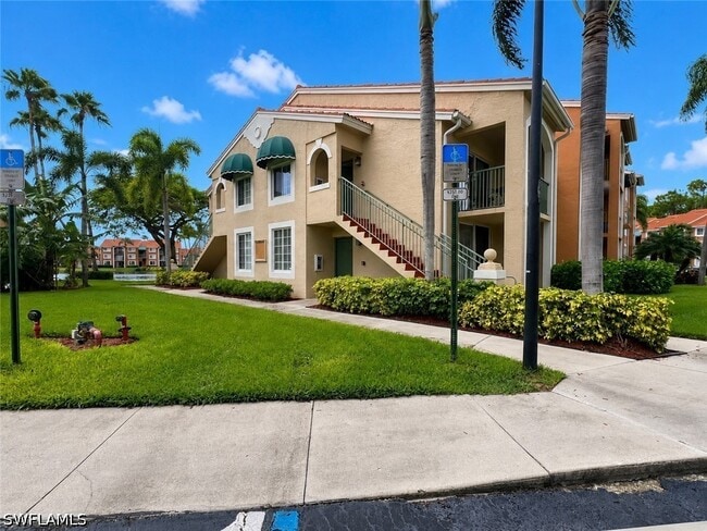 Building Photo - 1265 Wildwood Lakes Blvd Unit 201