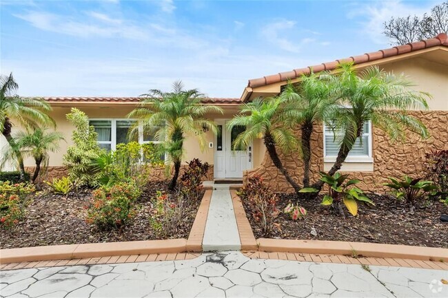 Building Photo - 11201 SW 136th St Rental