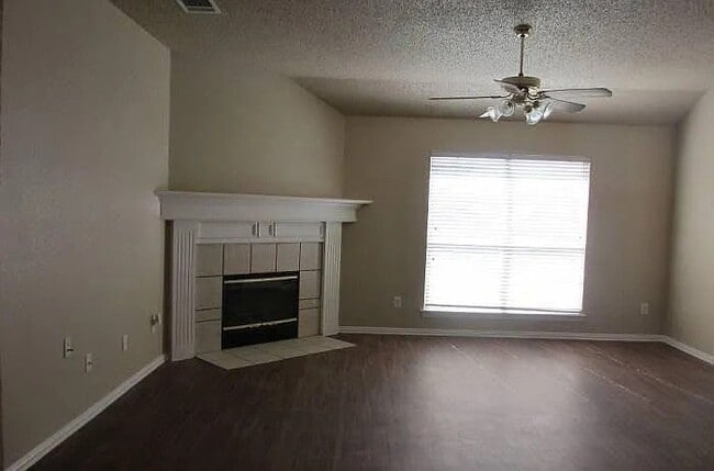Photo - 1700 Farmington Dr
