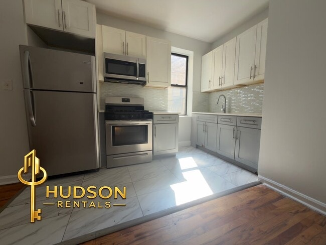 Building Photo - 161 Bergen Ave Unit 3A
