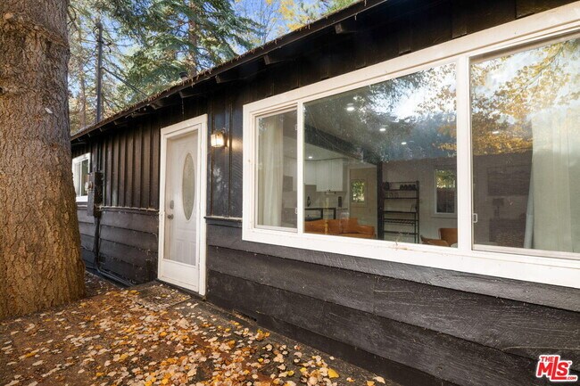 Photo - 993 Cameron Dr