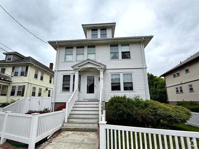 Building Photo - 78 Hunnewell Ave Unit 2 Rental
