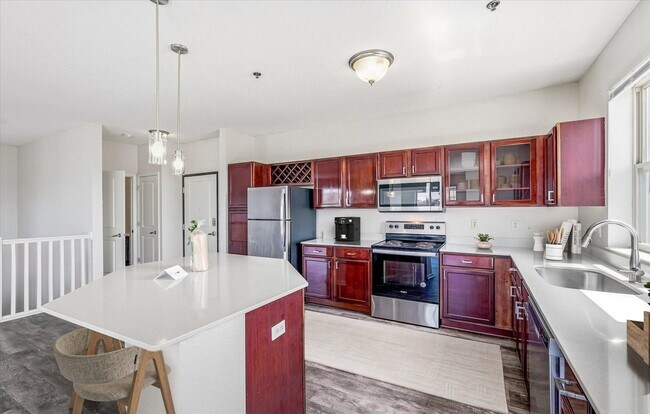808 Berry Place