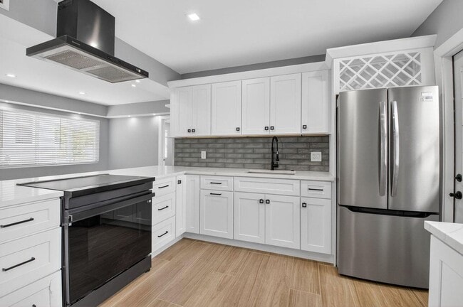 Photo - 341 SE 3rd Ave