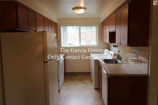 Photo - 581 Holmes Ln