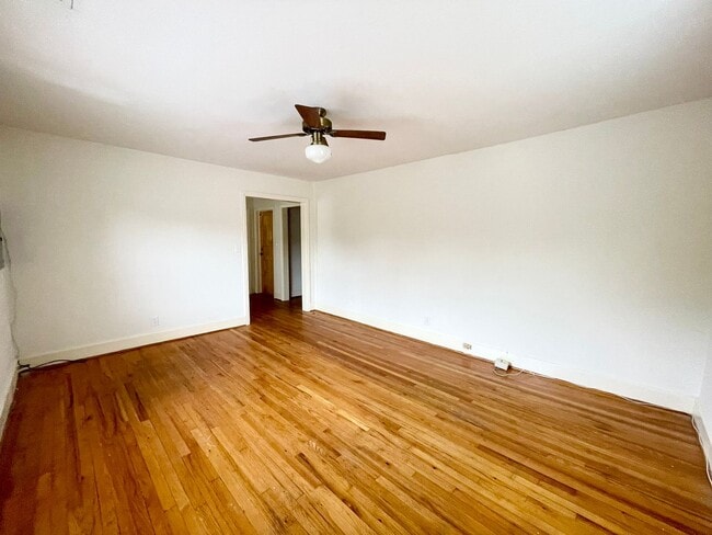 Photo - gray406 Unit 406