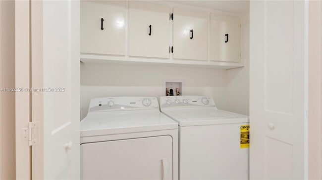 Photo - 933 NE 24th Ave