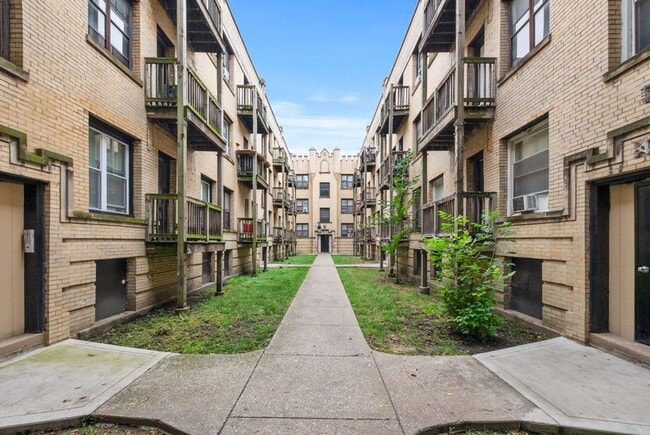 Photo - 4230-38 Michigan