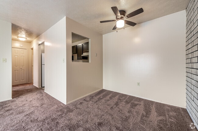 1BR, 1BA - 570SF