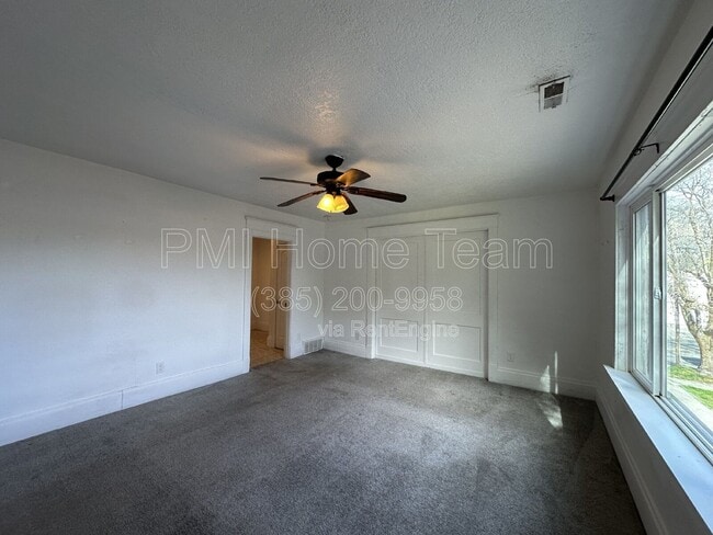 Photo - 2835 Grant Ave