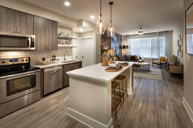 Building Photo - Lumen Grant Park Rental