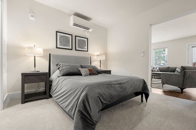 Newport Avenue Apartments
