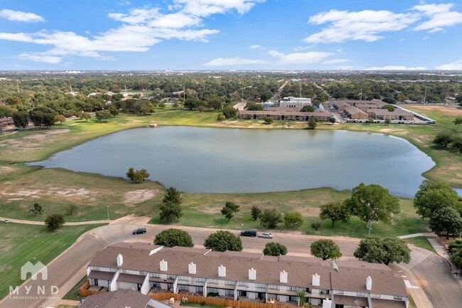 Photo - 3229 62nd St