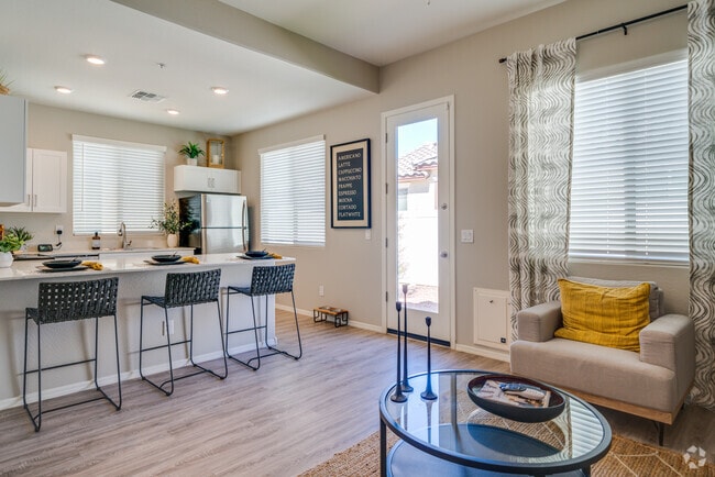 2BR, 2BA - 995SF