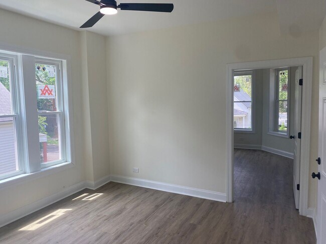 Photo - 7037 S Elizabeth St Unidad 2