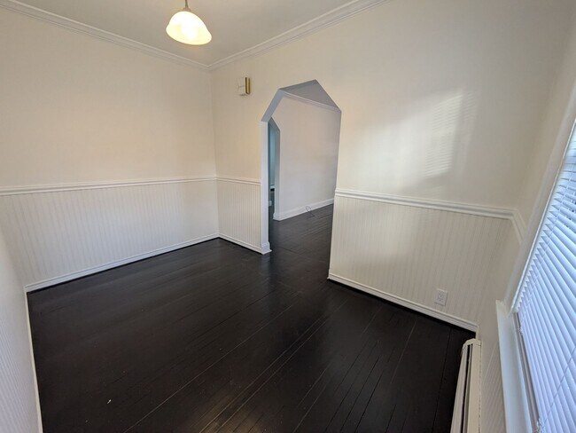 Photo - Charming Bungalow in Amazing Location