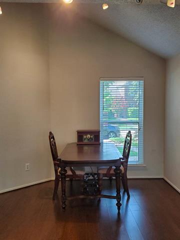 Photo - 1704 Quail Run Dr