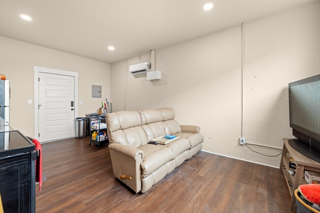 Photo - DT Cornelia Loft 3