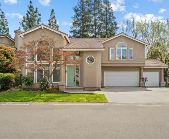 Building Photo - Single Family Home