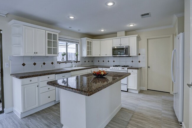 Photo - 13819 Starhill Ct