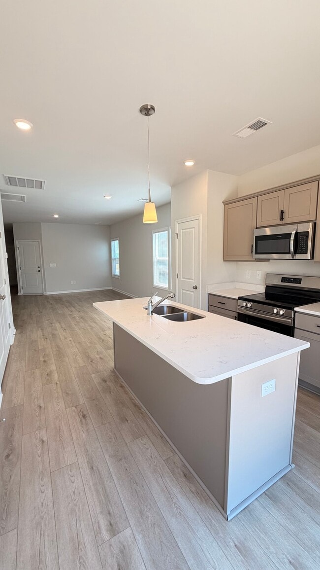 Photo - 1456 Donhill Dr