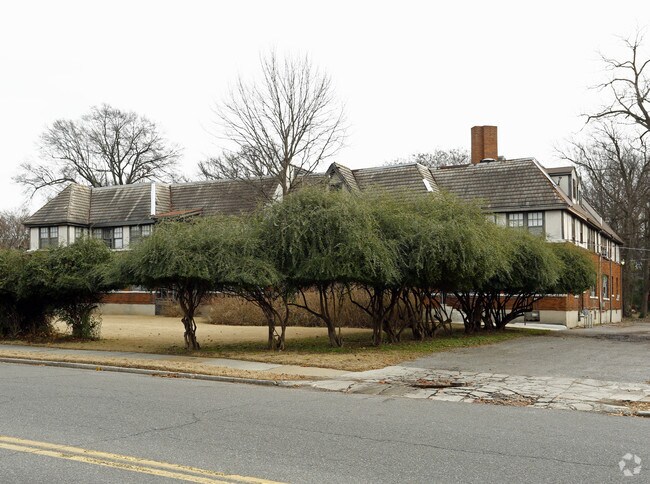 Tudor Mansion - Tudor Mansion Apartments